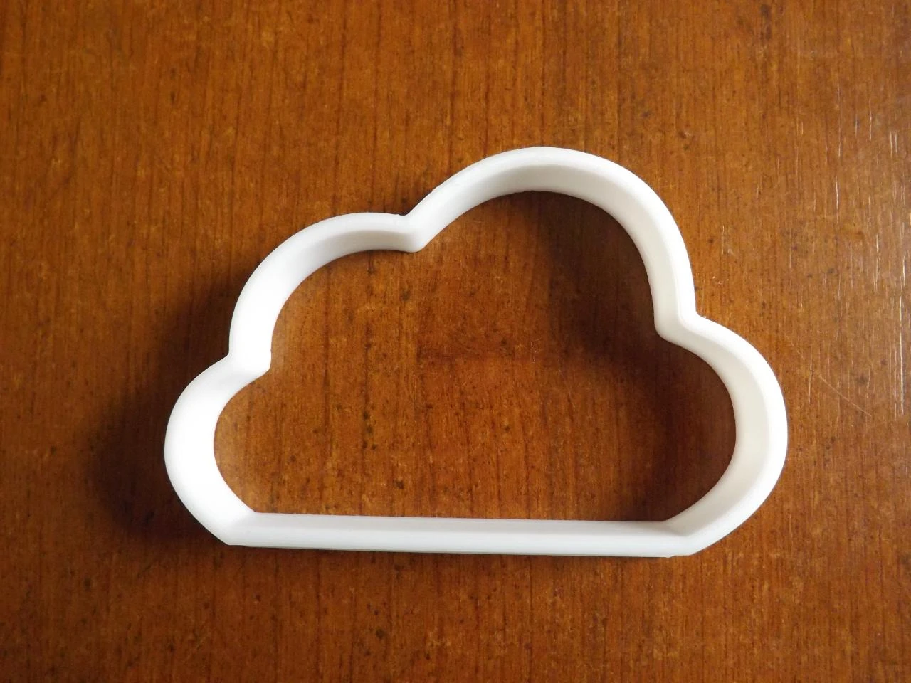 emporte pièce nuage 4 imprimé 3D PLA 8 x 5,4 x 1 cm environ